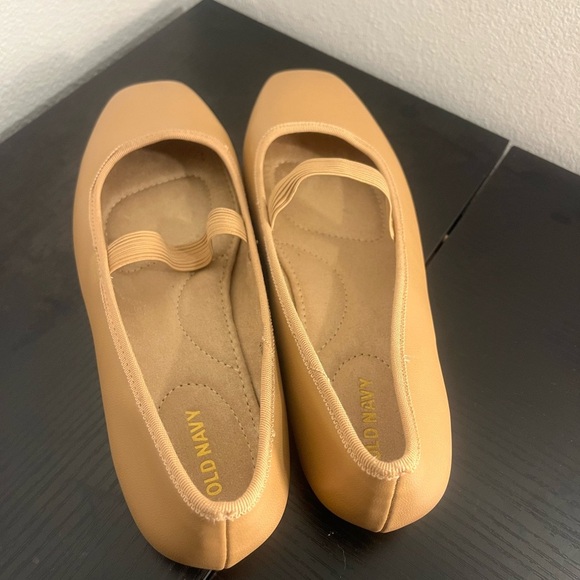 Old Navy Tan Faux Leather MaryJane Ballet Flats with Rounded Toe Size 7.5 - Picture 3 of 4